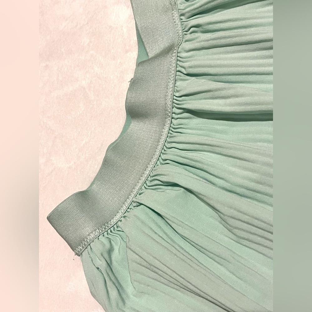 All in Motion Light Green Girls Pleated Skirt w/ Shorts and Pockets Skort Sz 14 - Picture 4 of 11